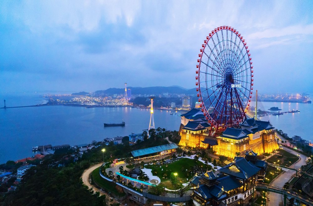 Capture the essence of Halong bay from above
