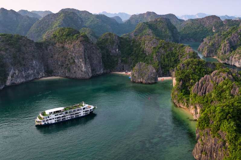 Common Halong cruise scams to avoid Common Halong cruise scams to avoid